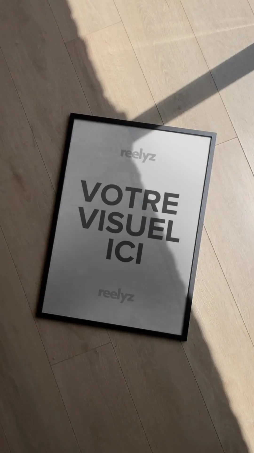 Miniature de la vidéo Affiche au sol (parquet bois)